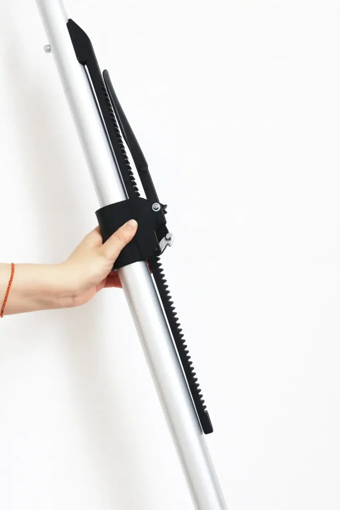 Extend the steel tube to the required length and position it against the vehicle wall.