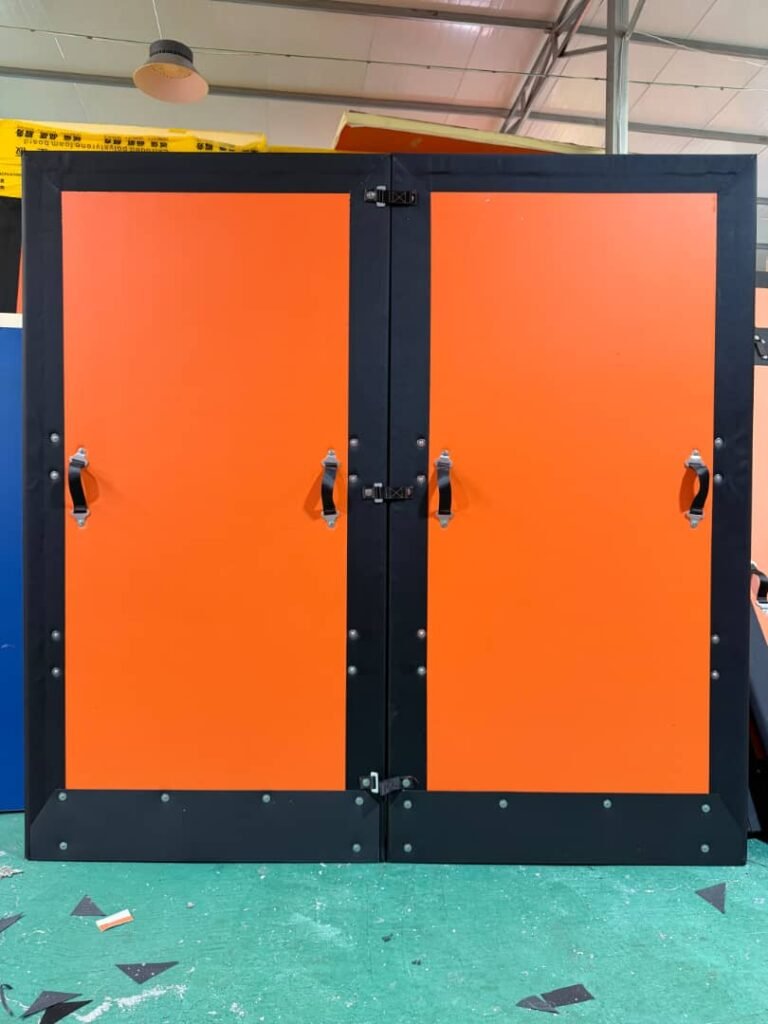 How to Choose the Right Insulated Bulkhead for a Refrigerated Truck